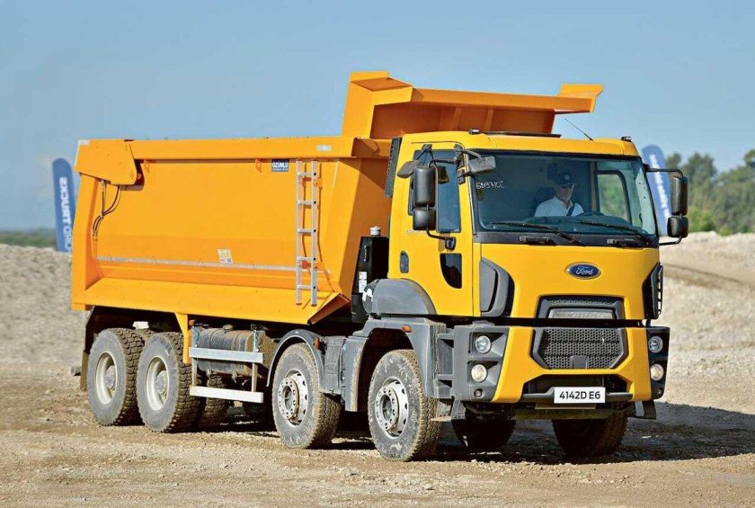 Ford Cargo самосвал