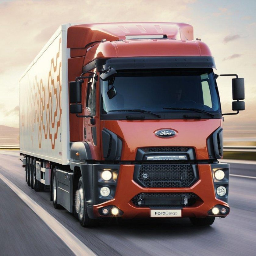 Грузовик Форд карго