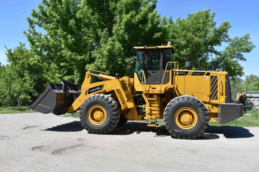 Фронтальный погрузчик Ловол 956