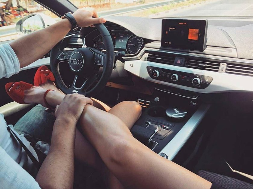 Пара в машине