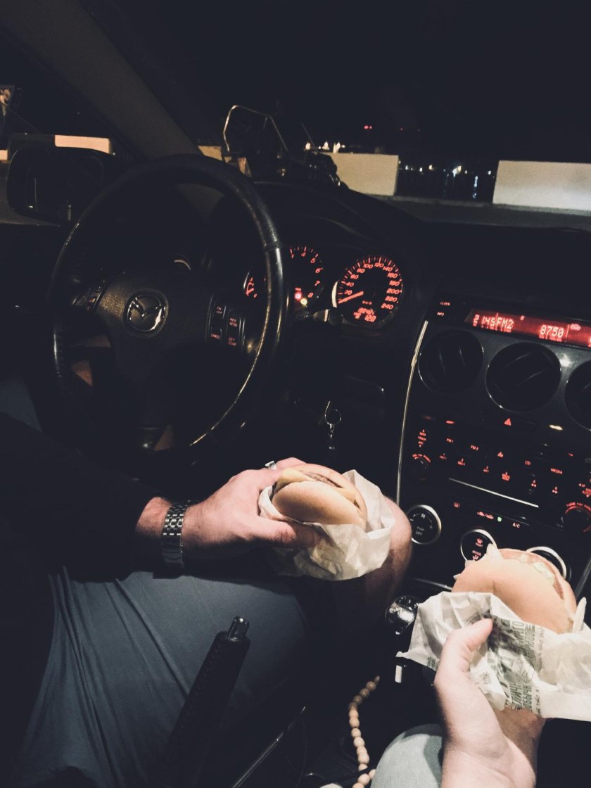 Влюбленные в машине