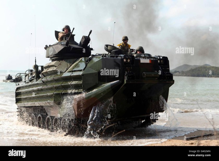 Американская амфибия БТР aav7