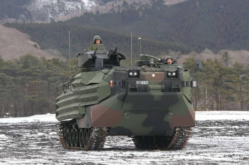 Американская амфибия БТР aav7