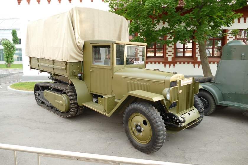 Артиллерийский тягач ЗИС-42