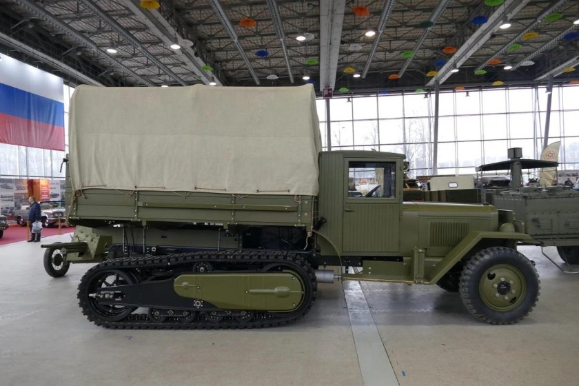 Полугусеничный автомобиль ЗИС-42