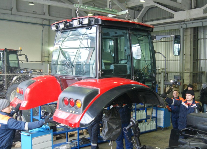 Техобслуживание трактора МТЗ 1221