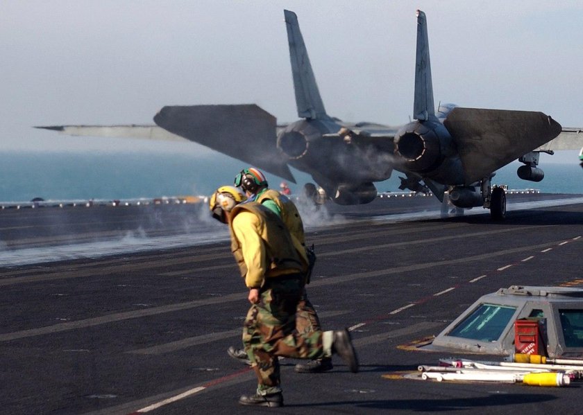 Ф14 на авианосце