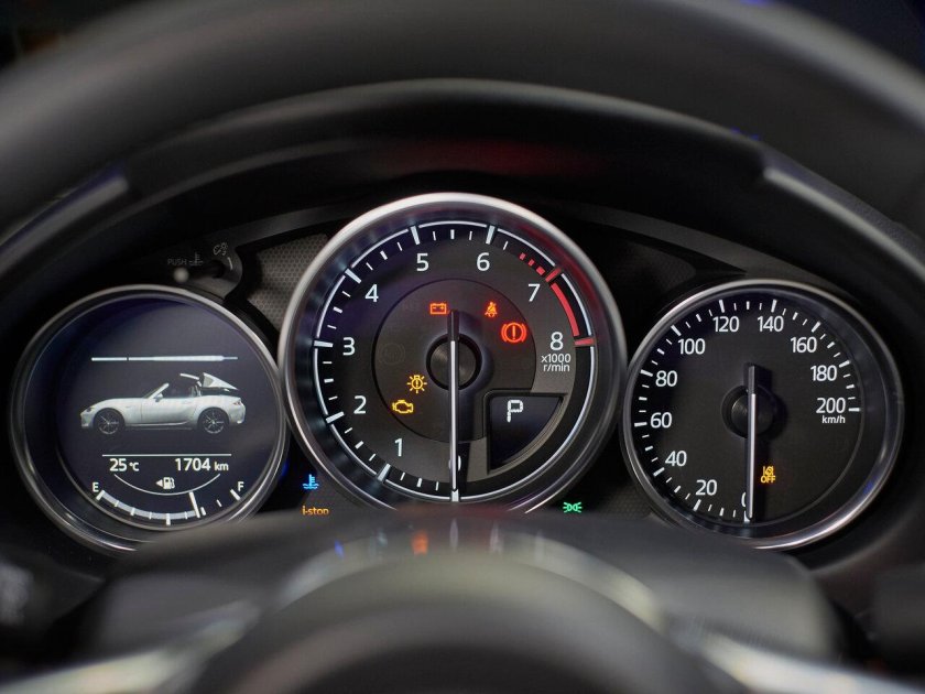 Mazda 5 приборная