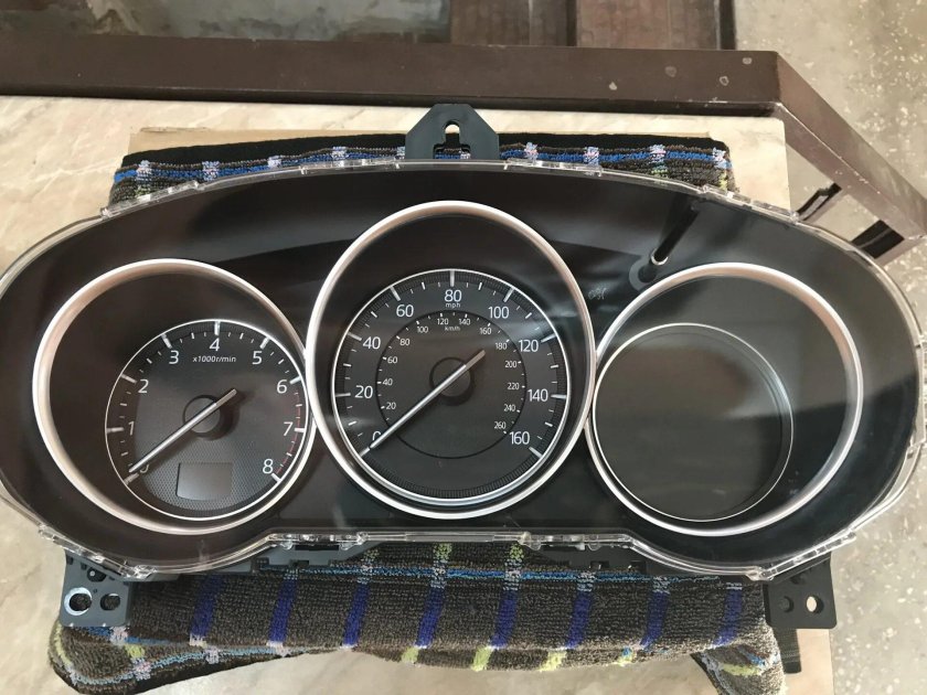 Панель приборов Мазда 5св