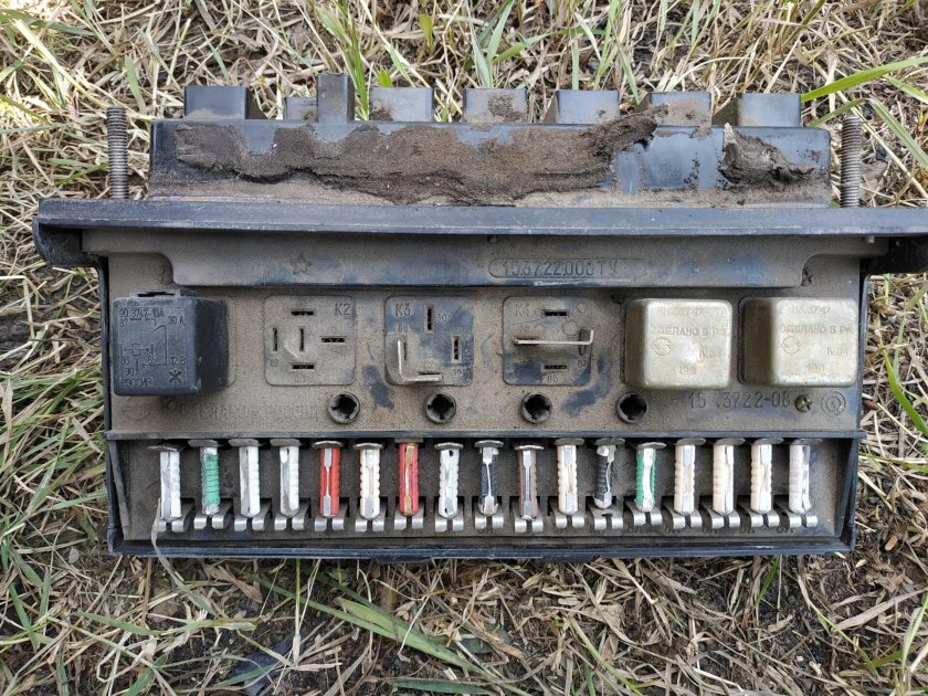 Блоблок предохранителей ВАЗ 2107