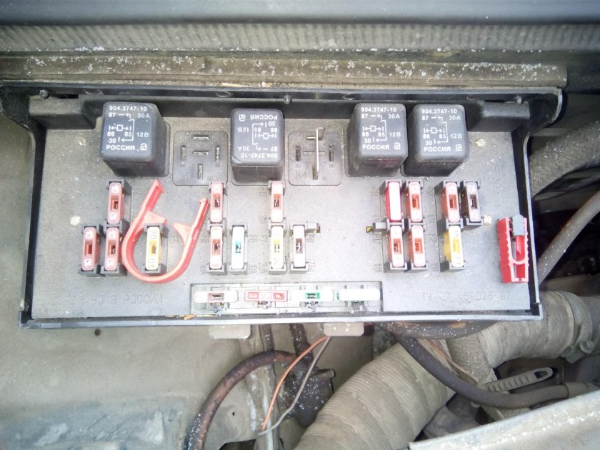 Предохранитель на дворники ВАЗ 2107 инжектор