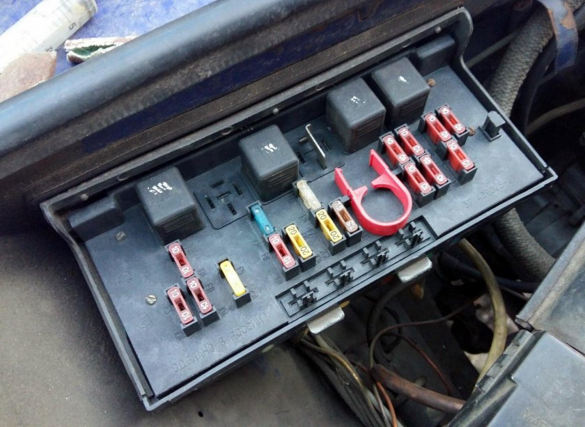 Монтажный блок ВАЗ 2105