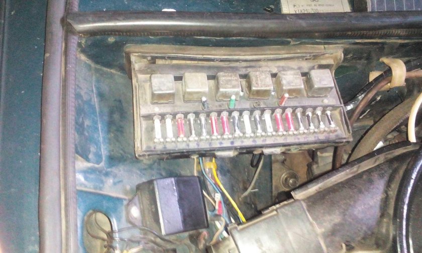 Блок реле ВАЗ 2107