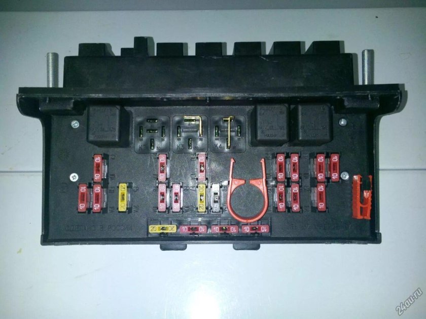 Монтажный блок ВАЗ 2105