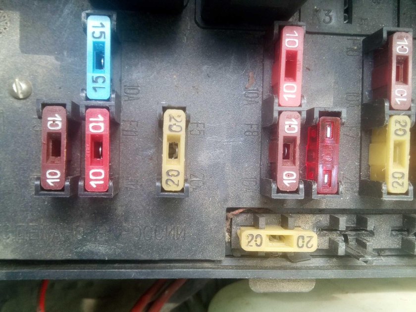 Реле сигнала ВАЗ 2104