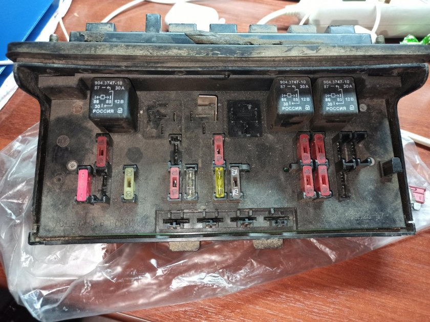 Блок предохранителей ВАЗ 2107
