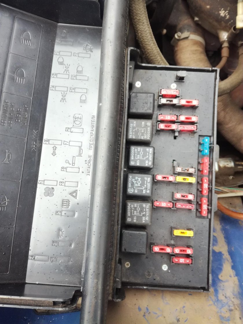 Предохранитель на дворники ВАЗ 2107