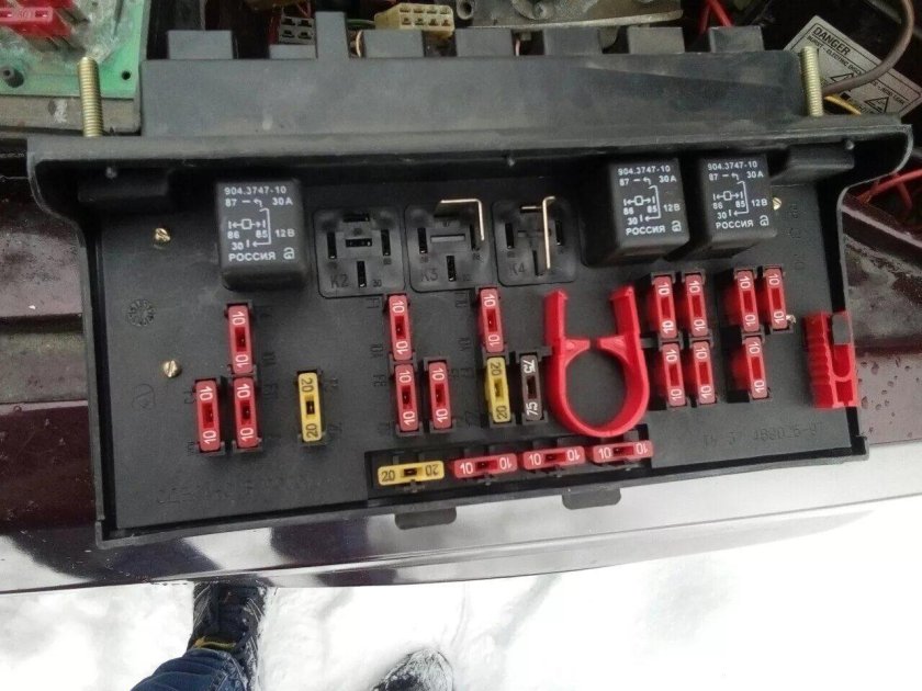 Блок ВАЗ 2105 монтажный блок