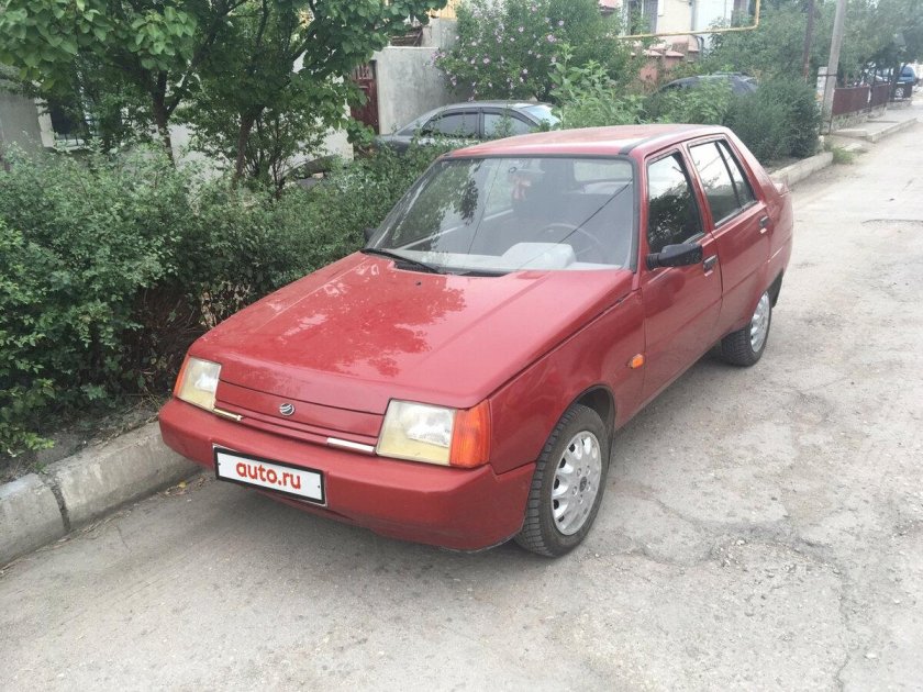 ЗАЗ-1103 Славута красная