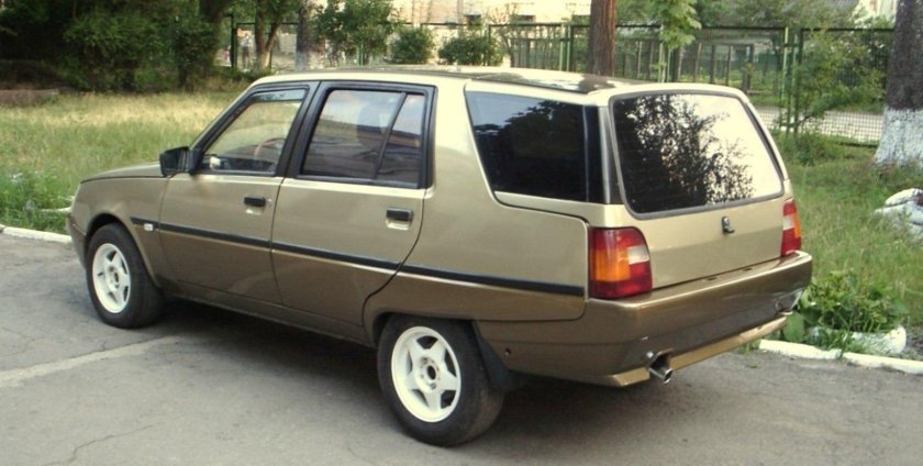 ЗАЗ-1102 Таврия универсал