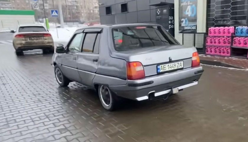 ЗАЗ электромобиль