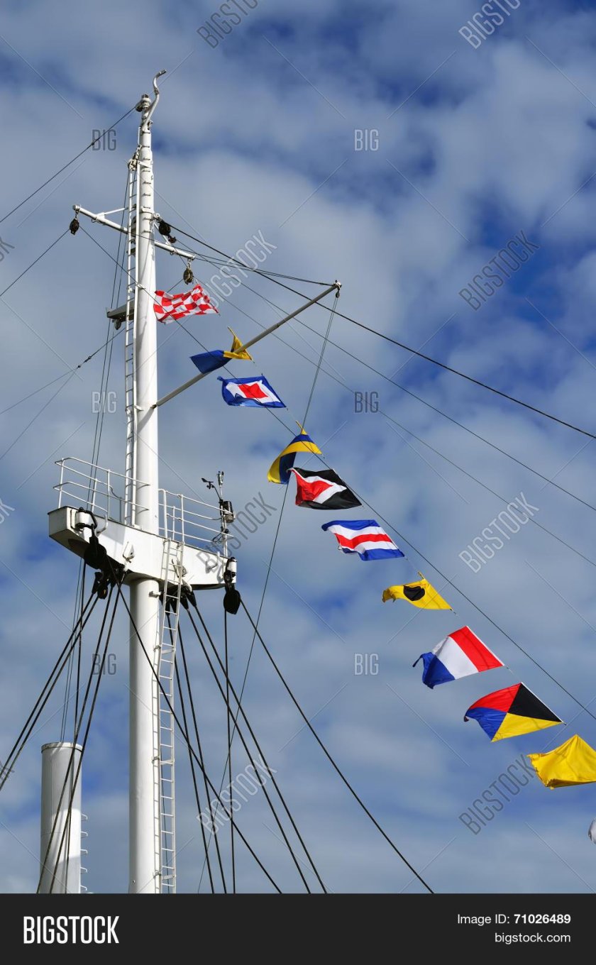 Флажки на кораблях