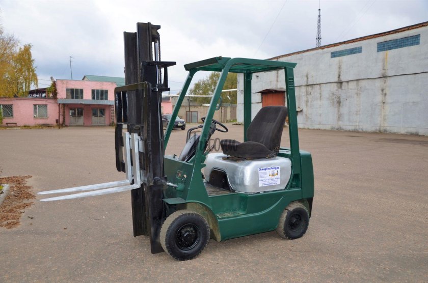 Погрузчик газовый 1.5т