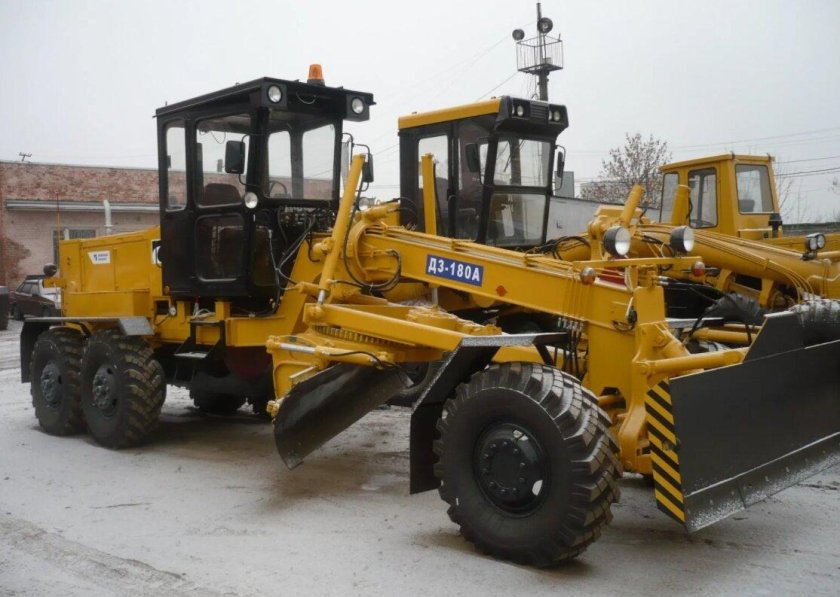 Грейдер ДЗ-180