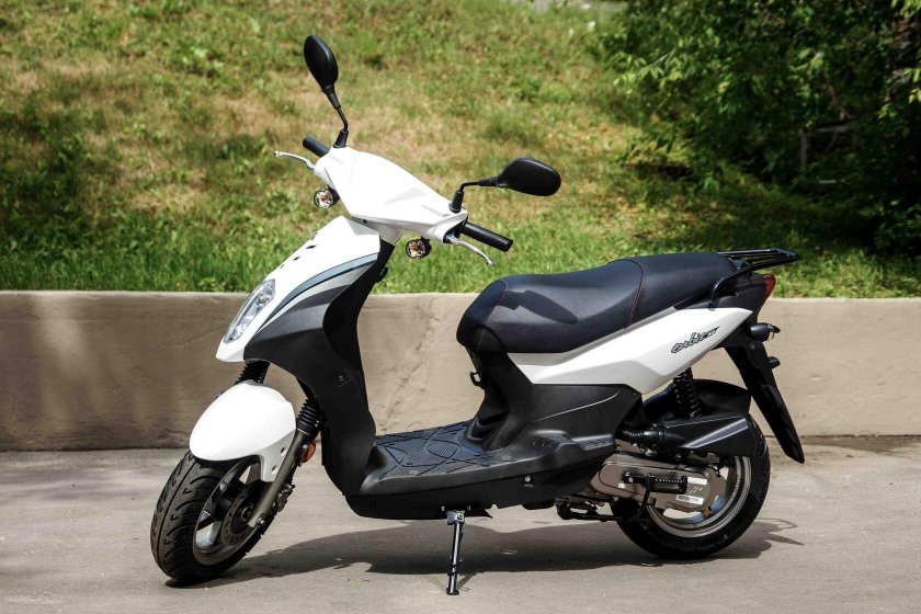 Скутер с орлом