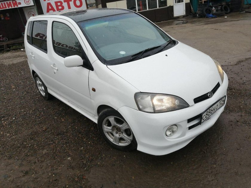 Дайхатсу ЮРВ 2000