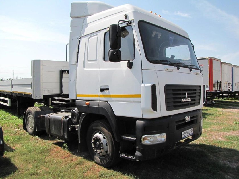 Тягач МАЗ 5440