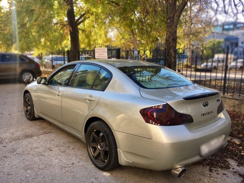 Золотой Infiniti g35
