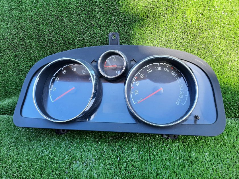 Opel Antara приборная панель