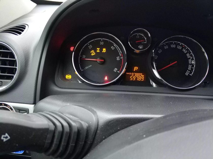 Opel Antara приборная панель