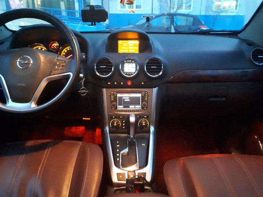 Opel Antara 2008 салон
