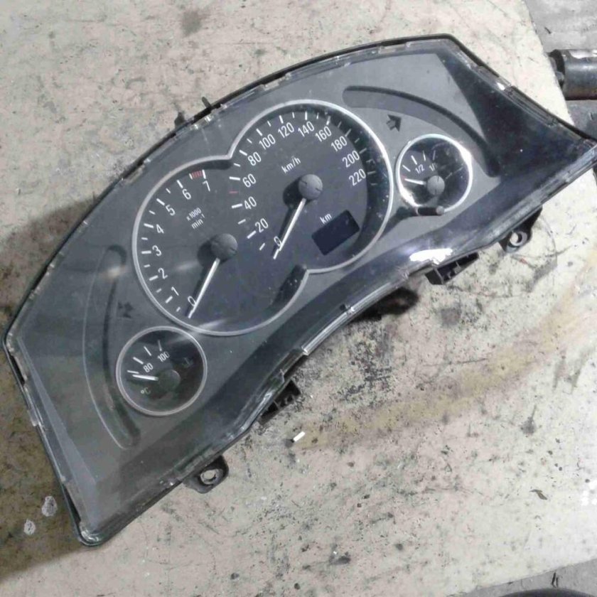 Опель Мерива панель приборов