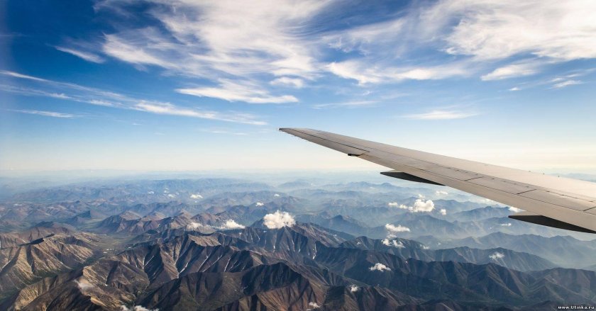 Самолет в горах