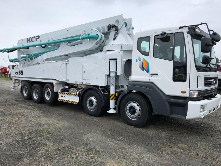 Daewoo Novus 8x4 автобетононасос