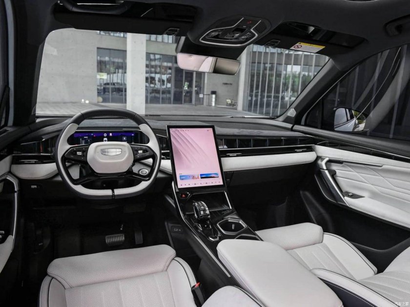 Geely Atlas Pro 2024