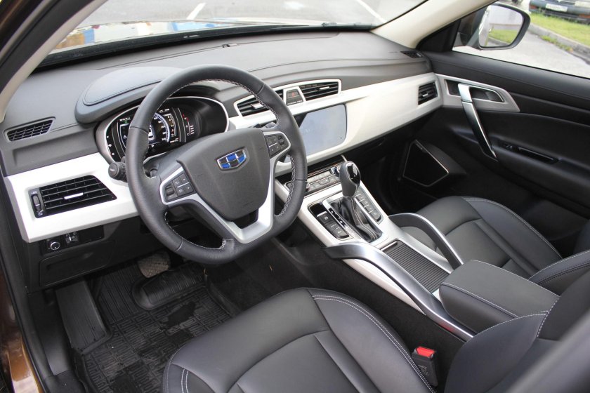 Geely Atlas 2024 салон