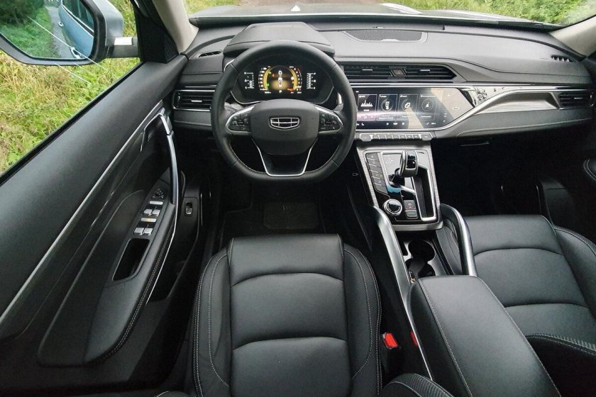 Geely Atlas Pro 2023 салон