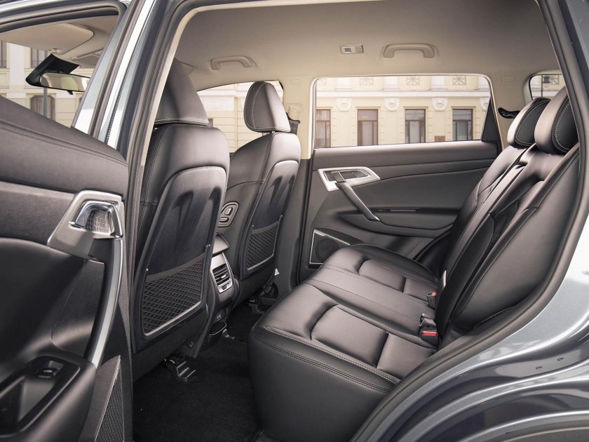 Geely Atlas Pro 2021 салон