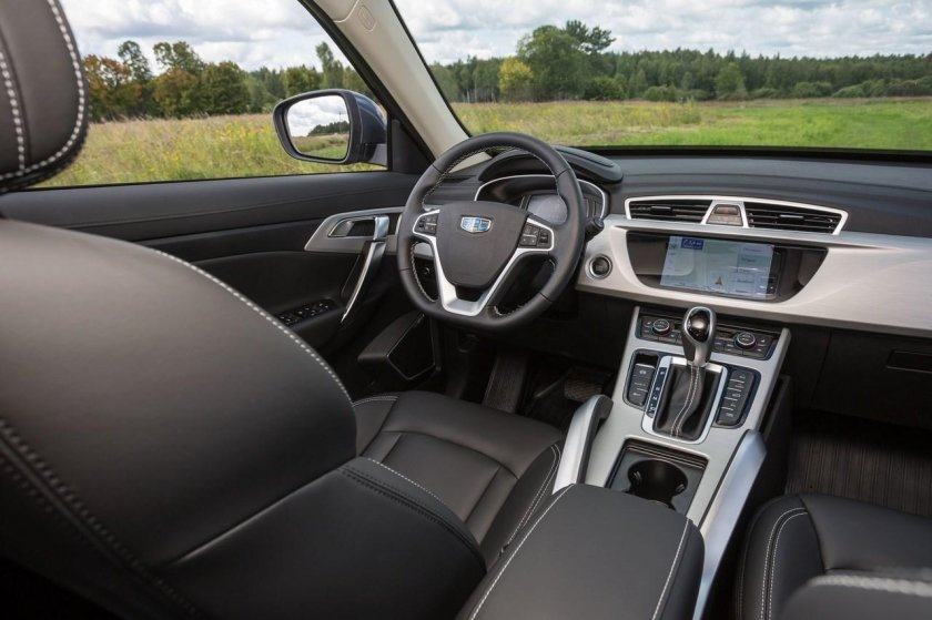 Geely Atlas 2.4 салон
