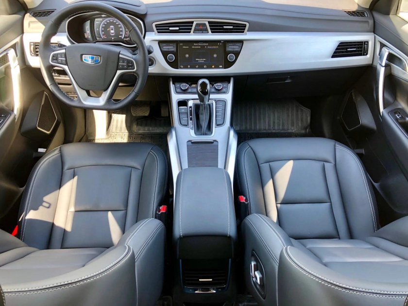 Geely Atlas 2023 салон