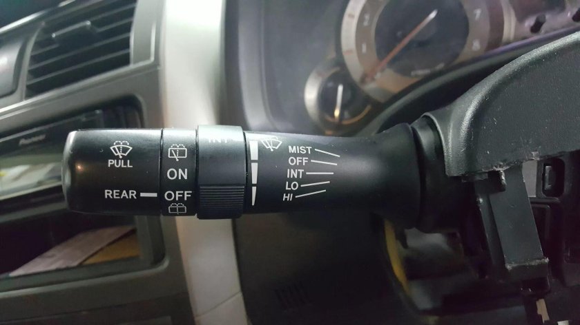 Управление дворниками Пежо 307