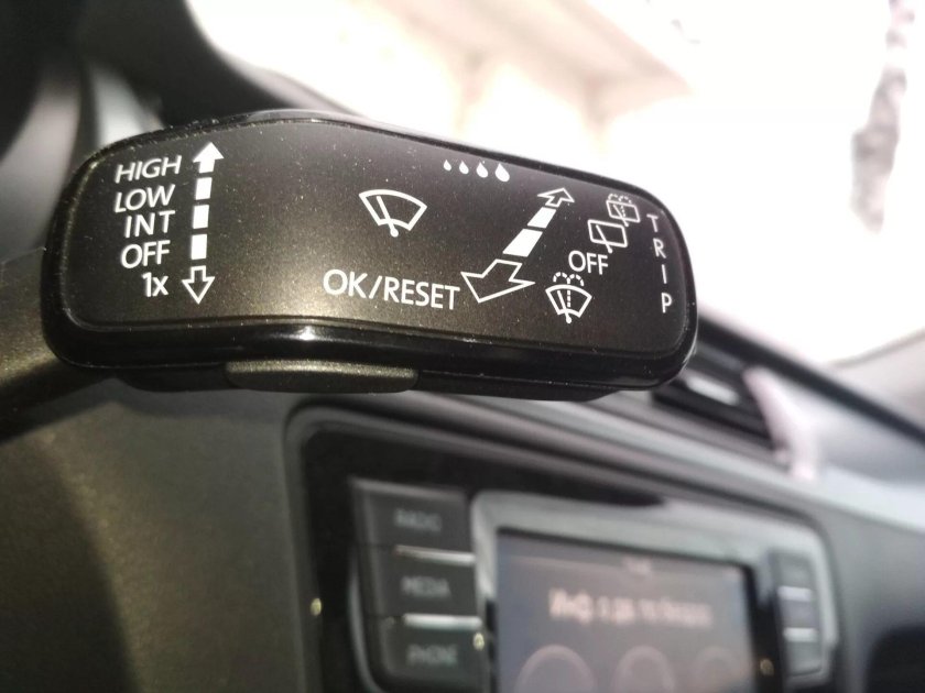 Шкода Рапид задний дворник