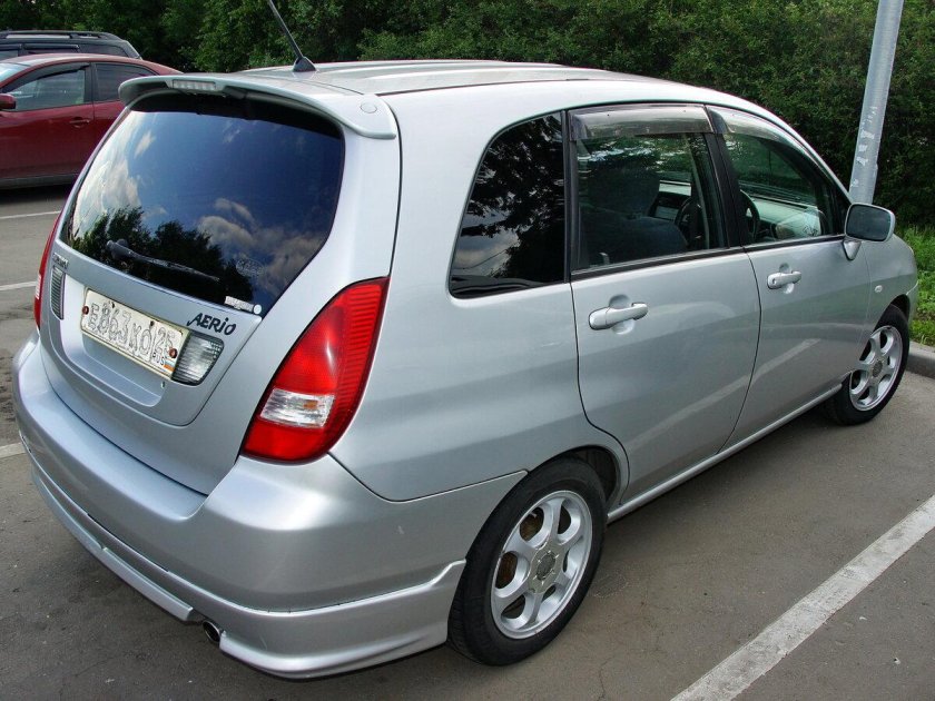 Suzuki Aerio 2001