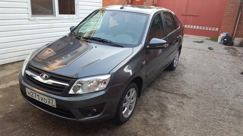 Лада Гранта лифтбек цвет Борнео