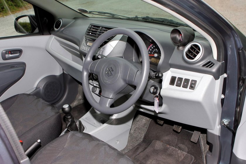 Сузуки Альто салон