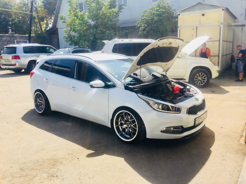 R18 на Киа СИД JD